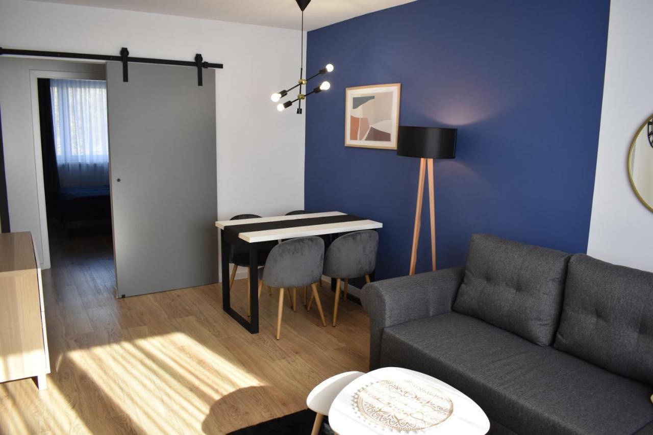 Apartament W Centrum Przy Parku Na Wyspie Piła Buitenkant foto