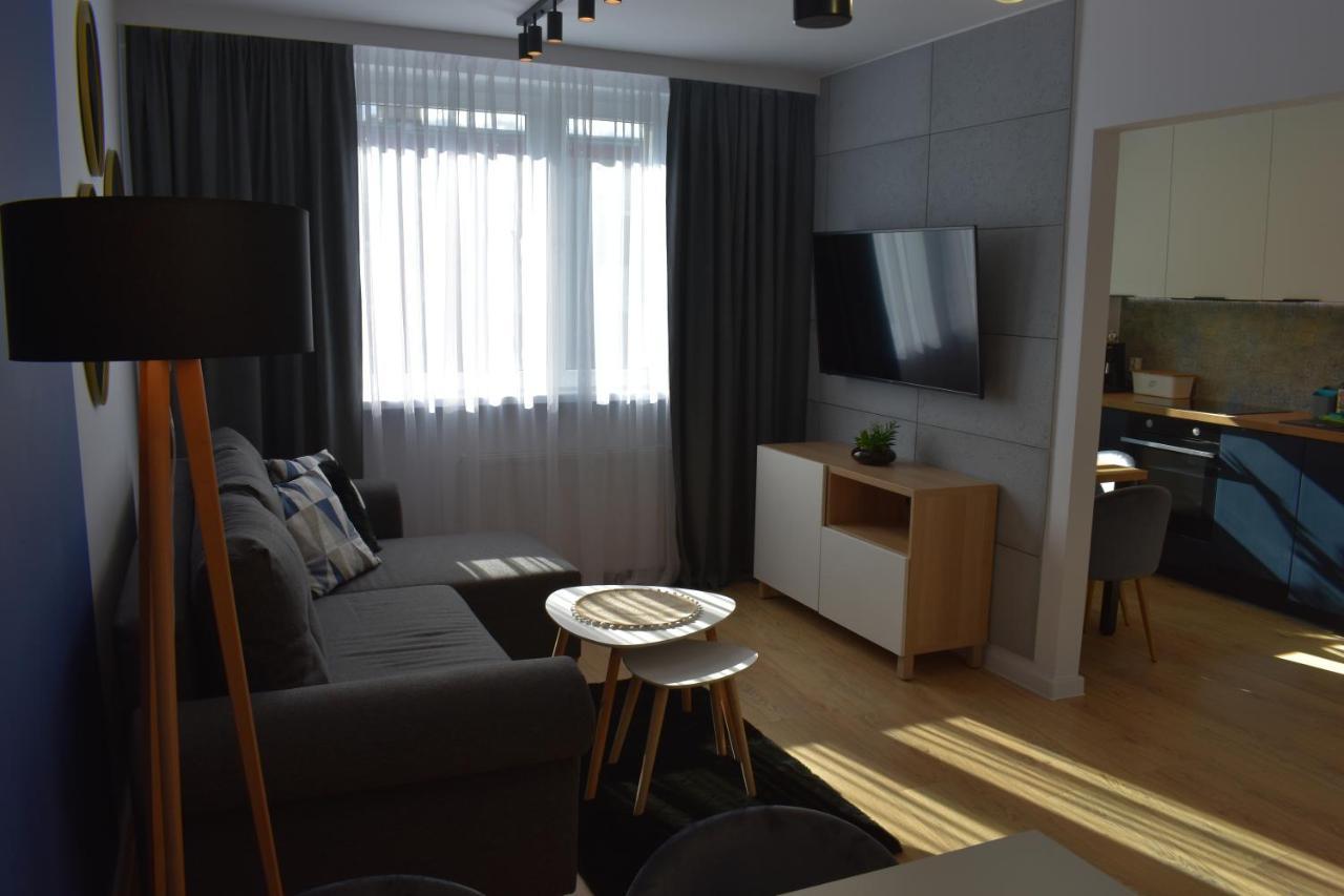 Apartament W Centrum Przy Parku Na Wyspie Piła Buitenkant foto