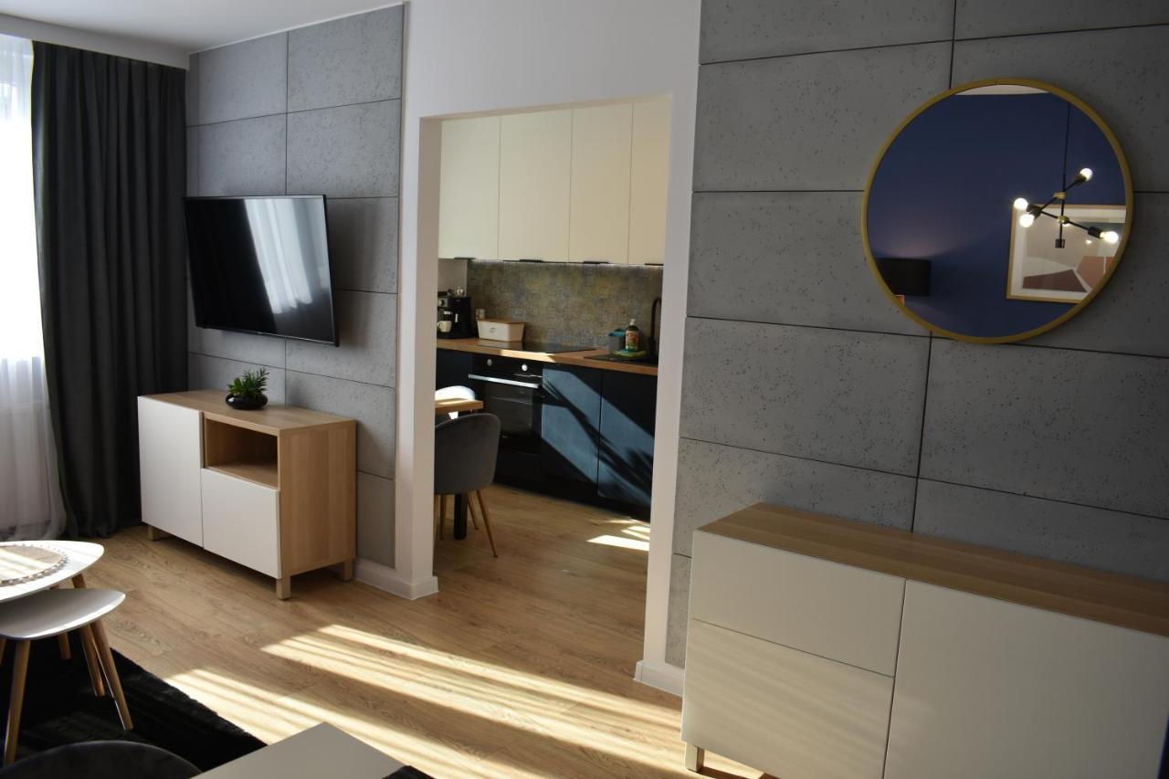 Apartament W Centrum Przy Parku Na Wyspie Piła Buitenkant foto