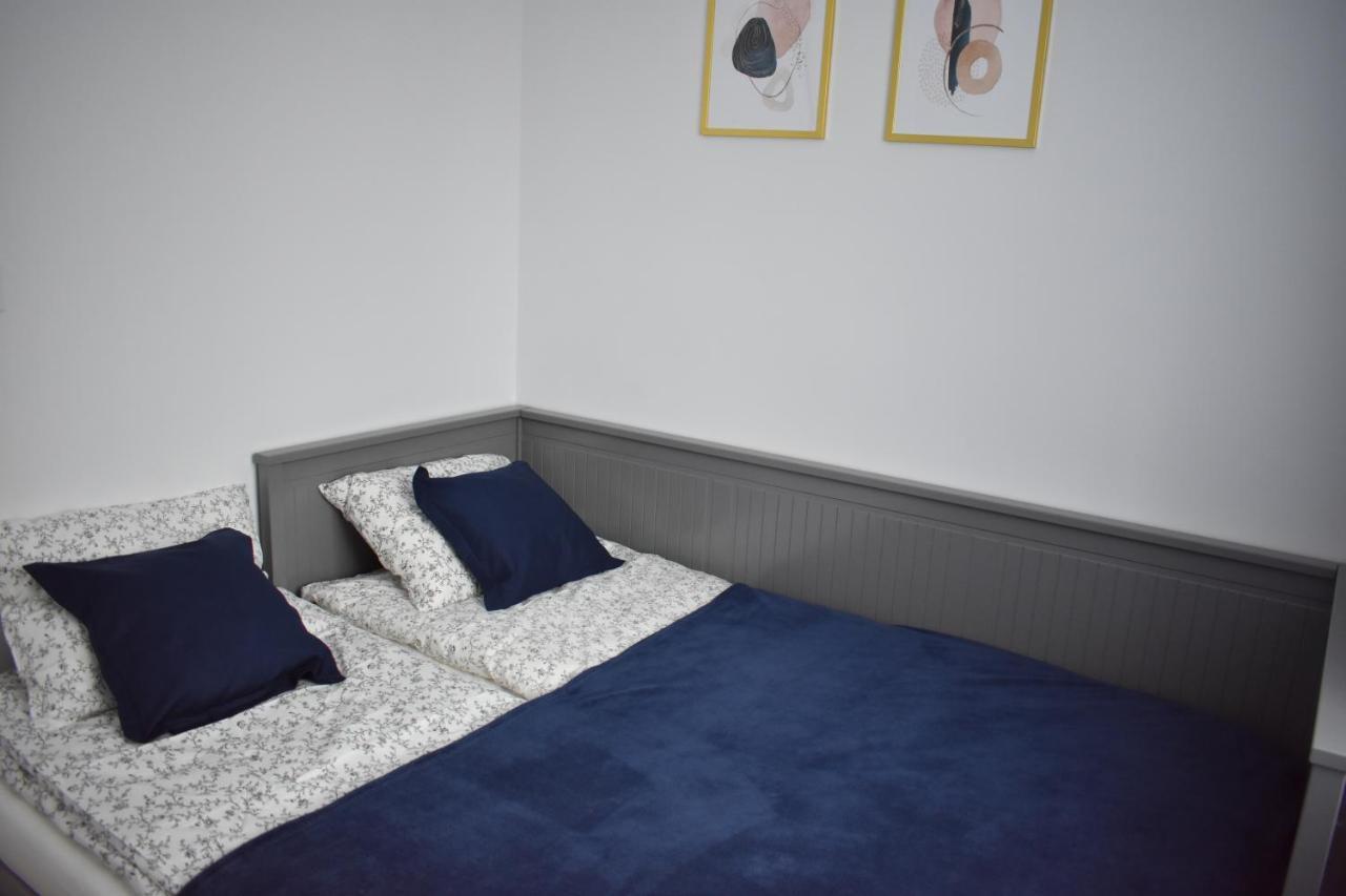 Apartament W Centrum Przy Parku Na Wyspie Piła Buitenkant foto
